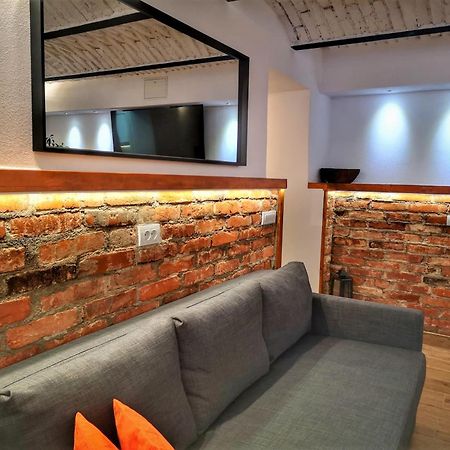 T House Apartment Sibiu Bagian luar foto