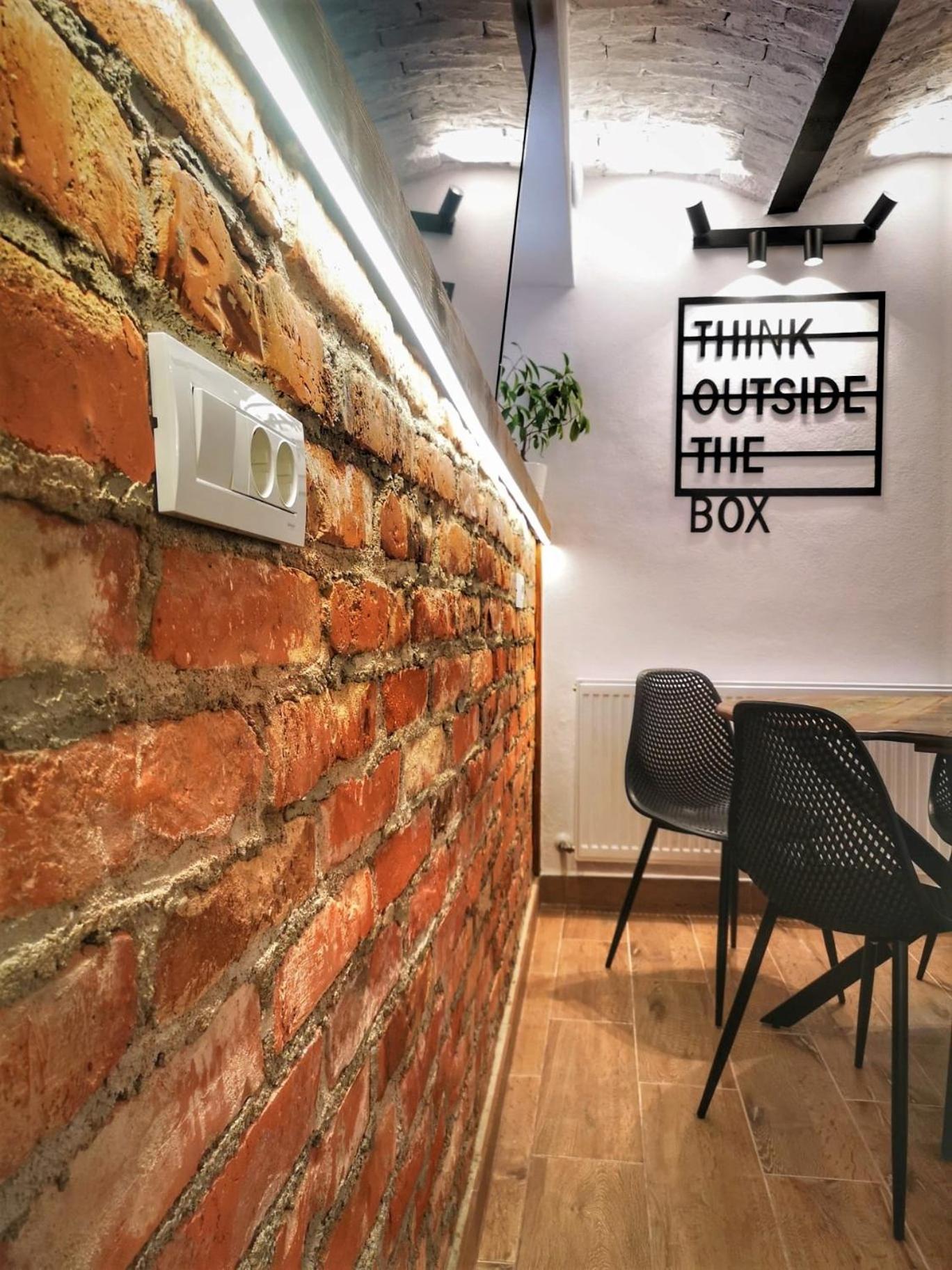 T House Apartment Sibiu Bagian luar foto