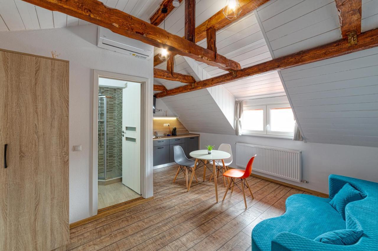 T House Apartment Sibiu Bagian luar foto